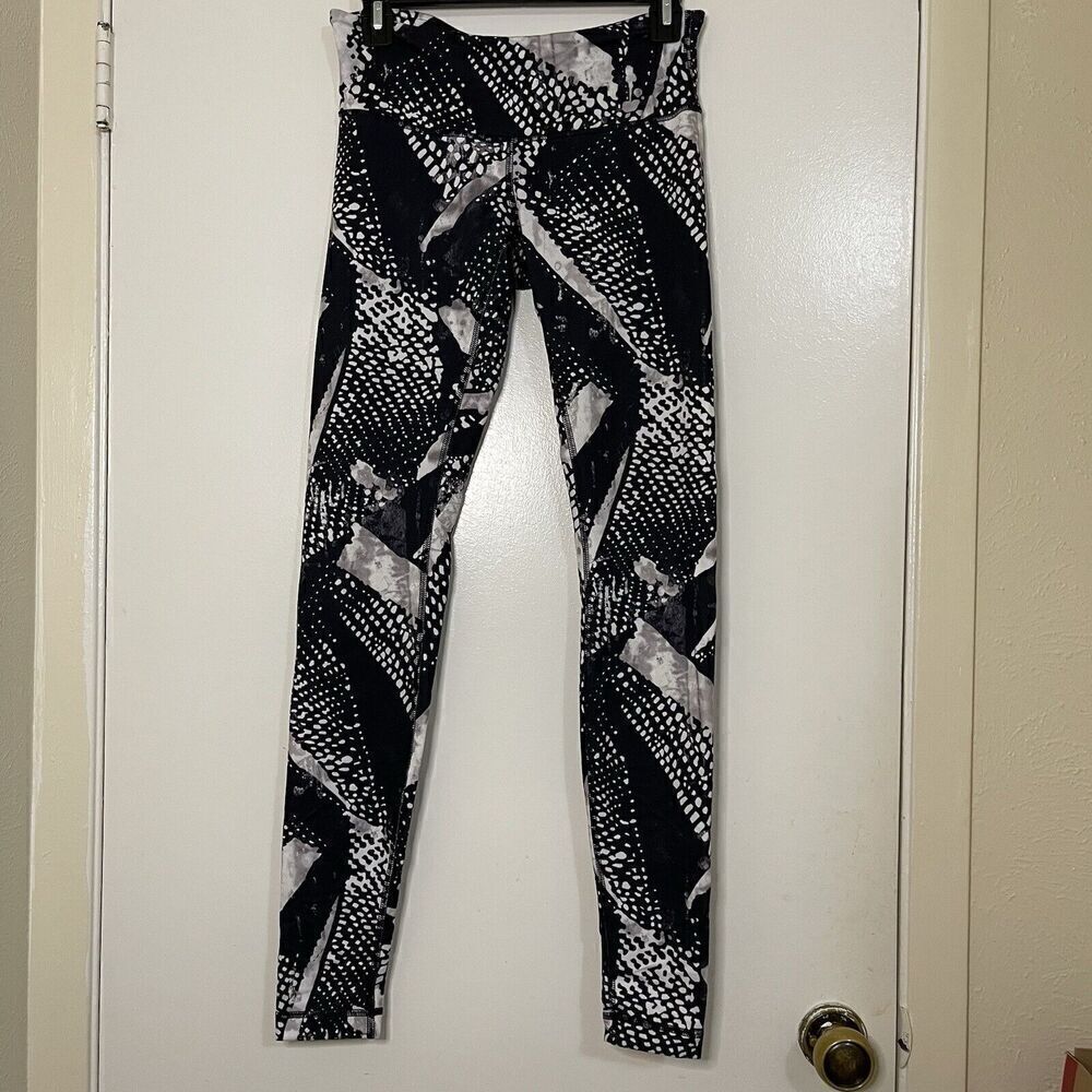LULULEMON black white abstract yoga leggings size 6